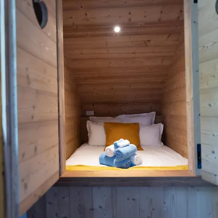 Bed & Breakfast Les Roches Fleuries 3*