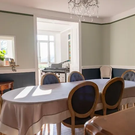 Les Roches Fleuries Bed & Breakfast 3*