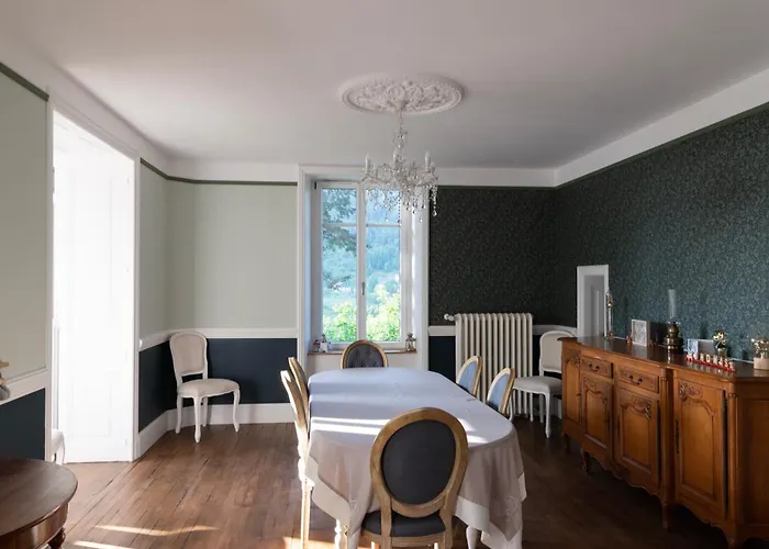 Les Roches Fleuries Bed & Breakfast 3*